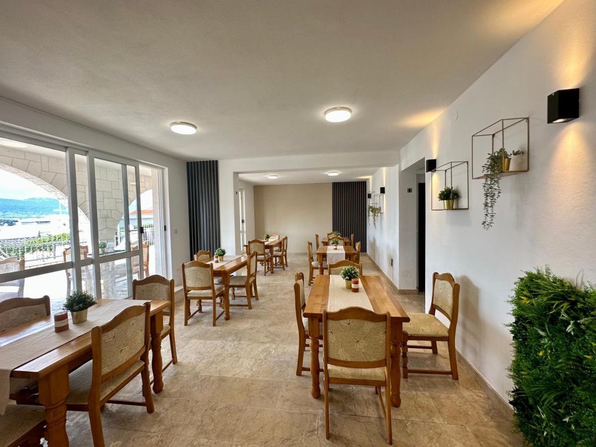 Hotel Buenavista Beach House Trogir Mastrinka Exterior foto
